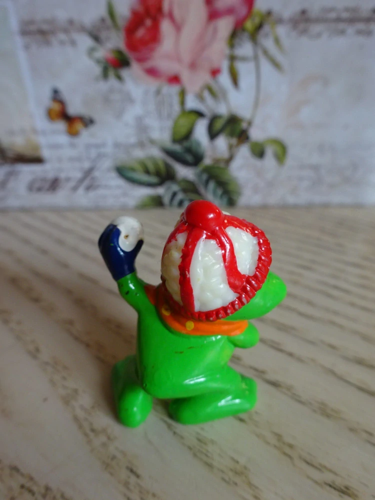 FIGURKA KINDER - ŽÁBA, KOULOVANÁ