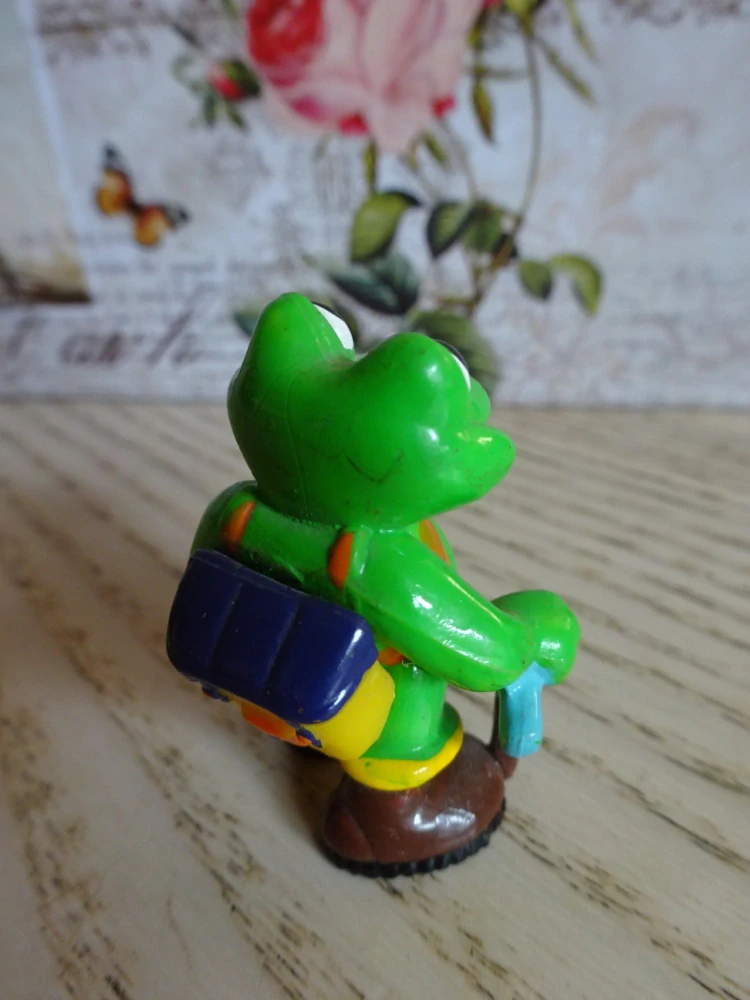 FIGURKA KINDER - ŽÁBA, HOROLEZEC