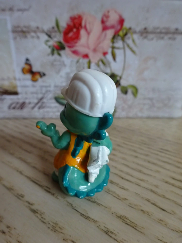 FIGURKA KINDER - DRÁČEK STAVAŘ, STAVBYVEDOUCÍ