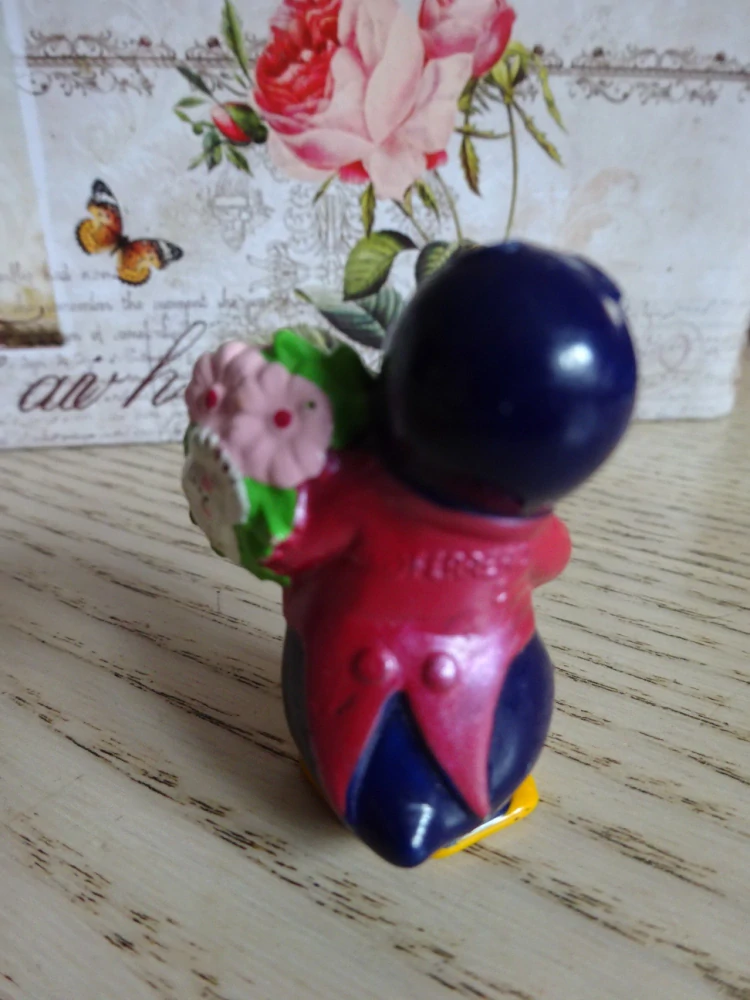 FIGURKA KINDER - TUČŇÁK, KYTICE