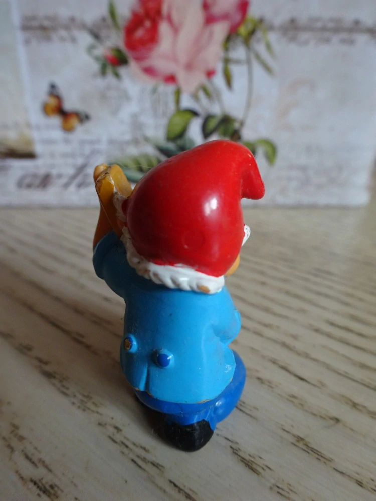 FIGURKA KINDER - TRPASLÍK TRUHLÁŘ