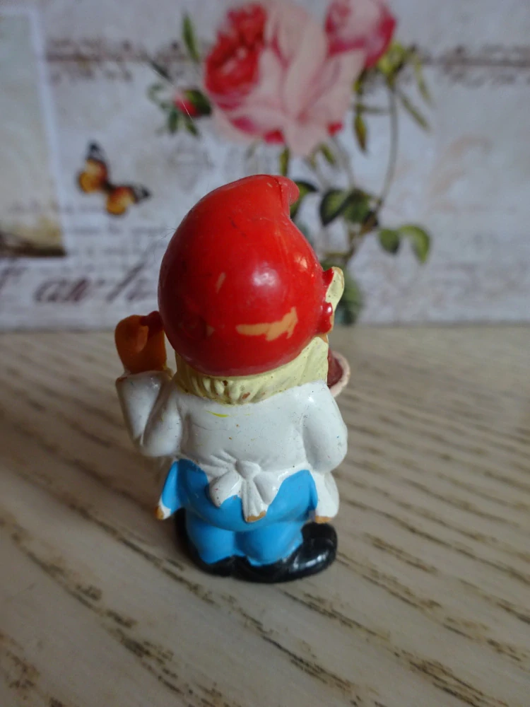 FIGURKA KINDER - TRPASLÍK CUKRÁŘ, DORT