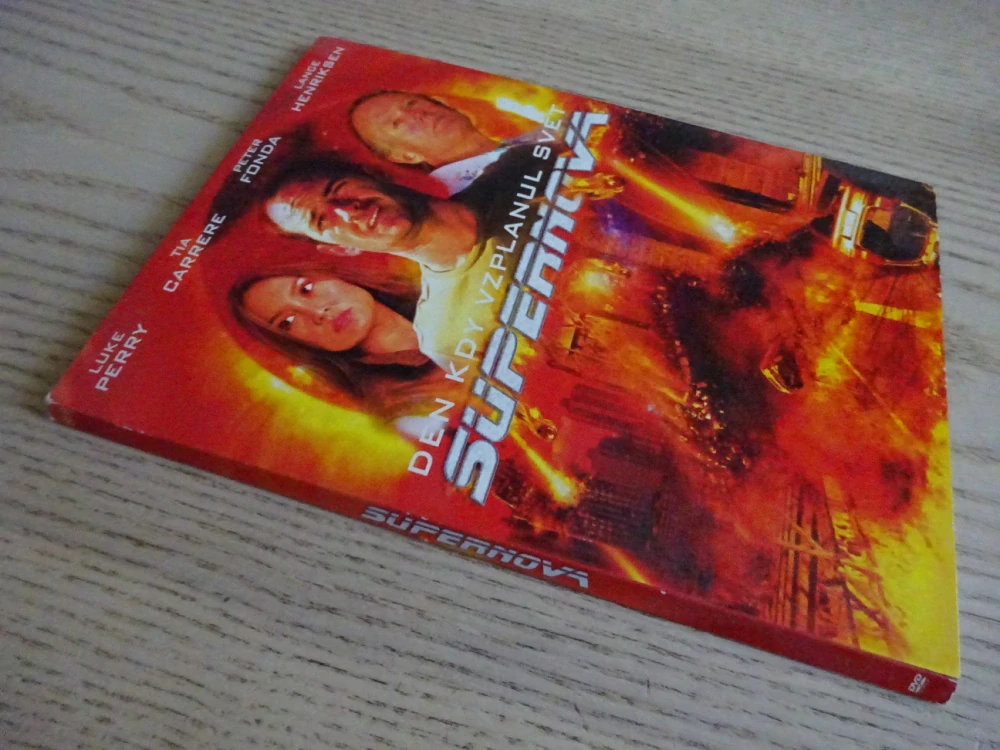 SUPERNOVA, DEN, KDY VZPLANUL SVĚT, DVD FILM