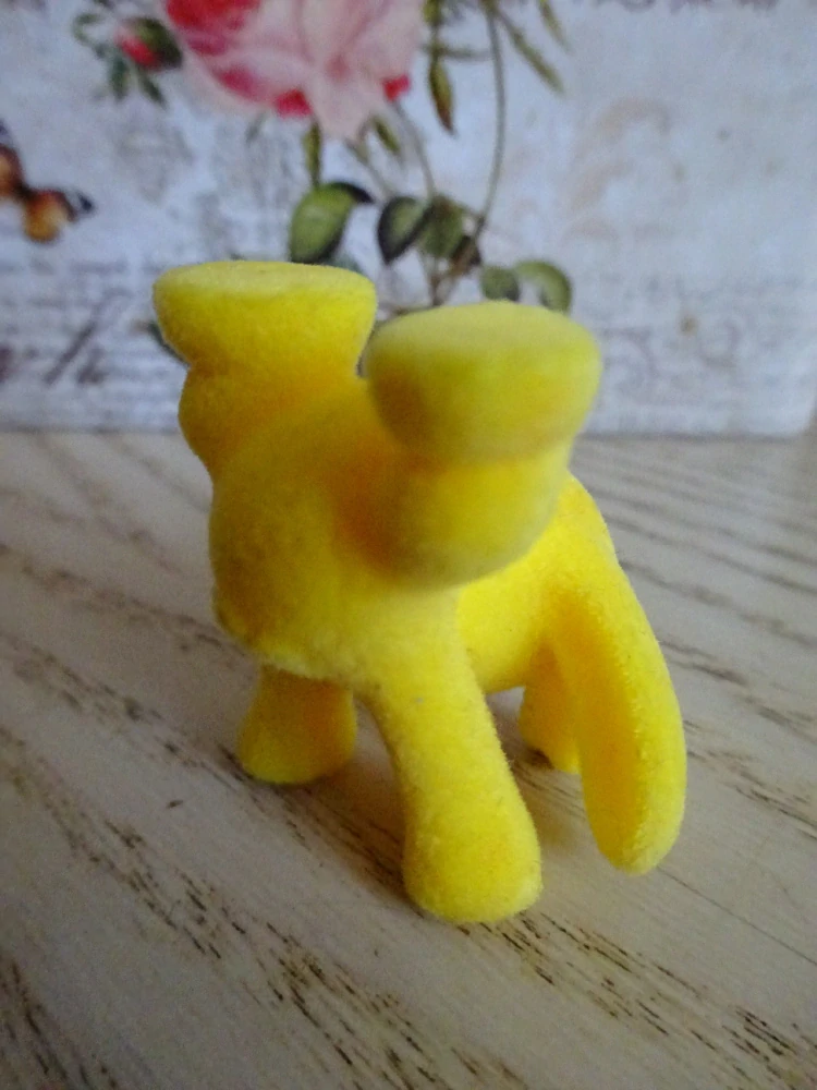 FIGURKA KINDER - PLYŠOVÝ ZAJÍC