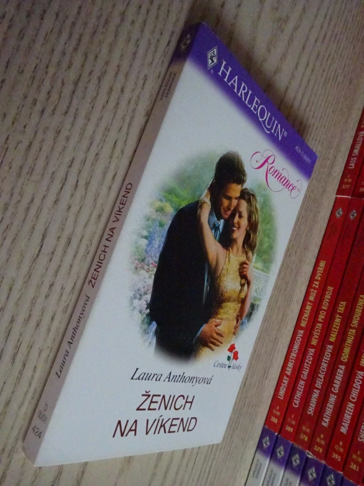 ŽENICH NA VÍKEND, LAURA ANTHONYOVÁ, **an
