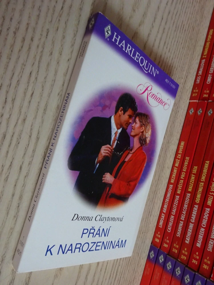 PŘÁNÍ K NAROZENINÁM, DONNA CLAYTONOVÁ, **an