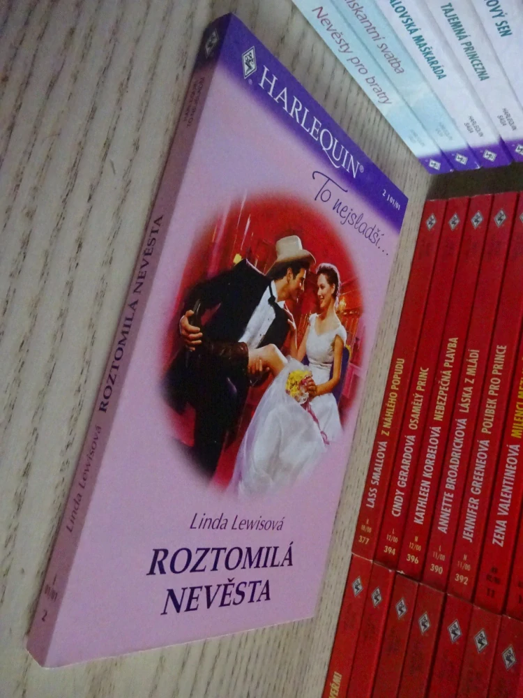 ROZTOMILÁ NEVĚSTA, LINDA LEWISOVÁ, **an