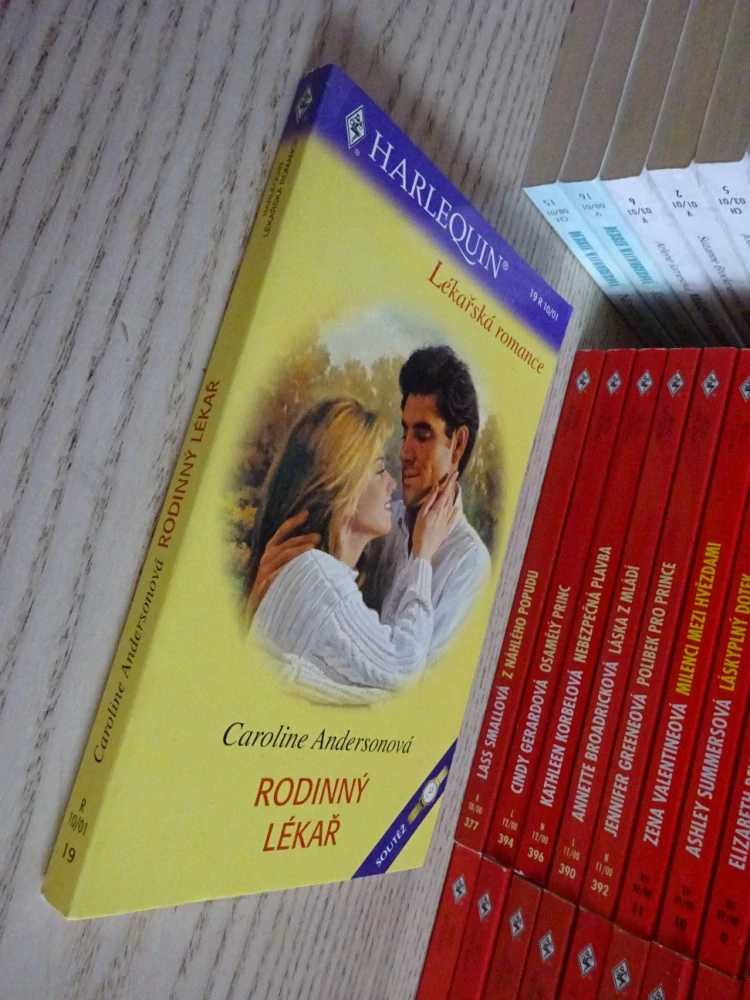 RODINNÝ LÍKAŘ, CAROLINE ANDERSONOVÁ, **an