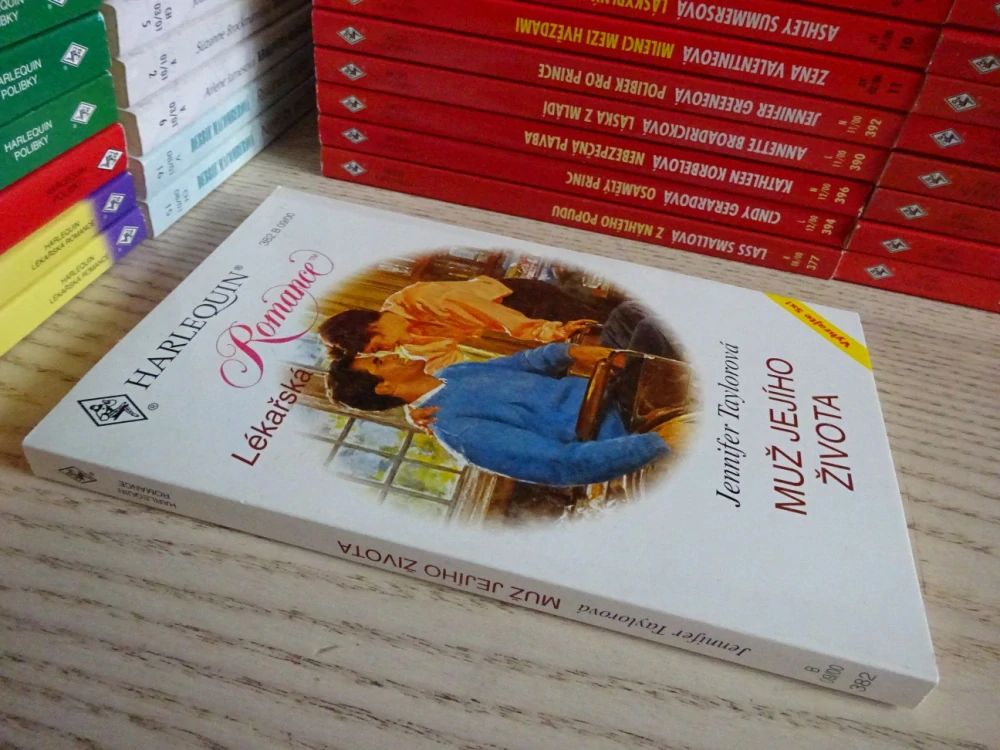 MUŽ JEJÍHO ŽIVOTA, JENNIFER TAYLOROVÁ, **an