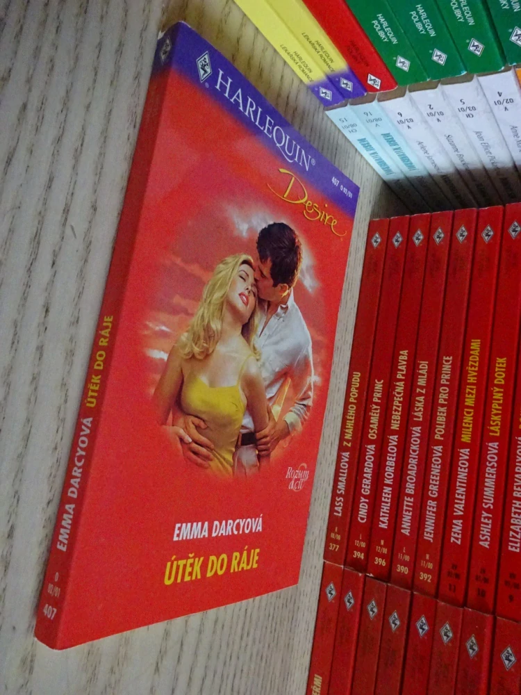 ÚTĚK DO RÁJE, EMMA DARCYOVÁ, **an