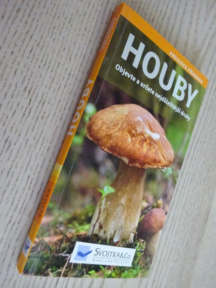 HOUBY, PRŮVODCE PŘÍRODOU, **an