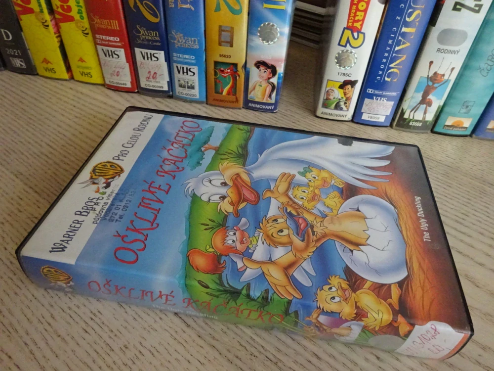 OŠKLIVÉ KÁČÁTKO, VHS VIDEOKAZETA