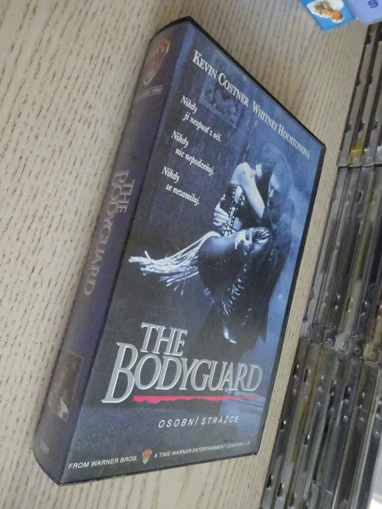 OSOBNÍ STRÁŽCE, VHS VIDEOKAZETA
