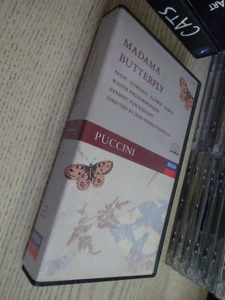 MADAMA BUTTERFLY, OPERA PUCCINI, VHS HUDBA