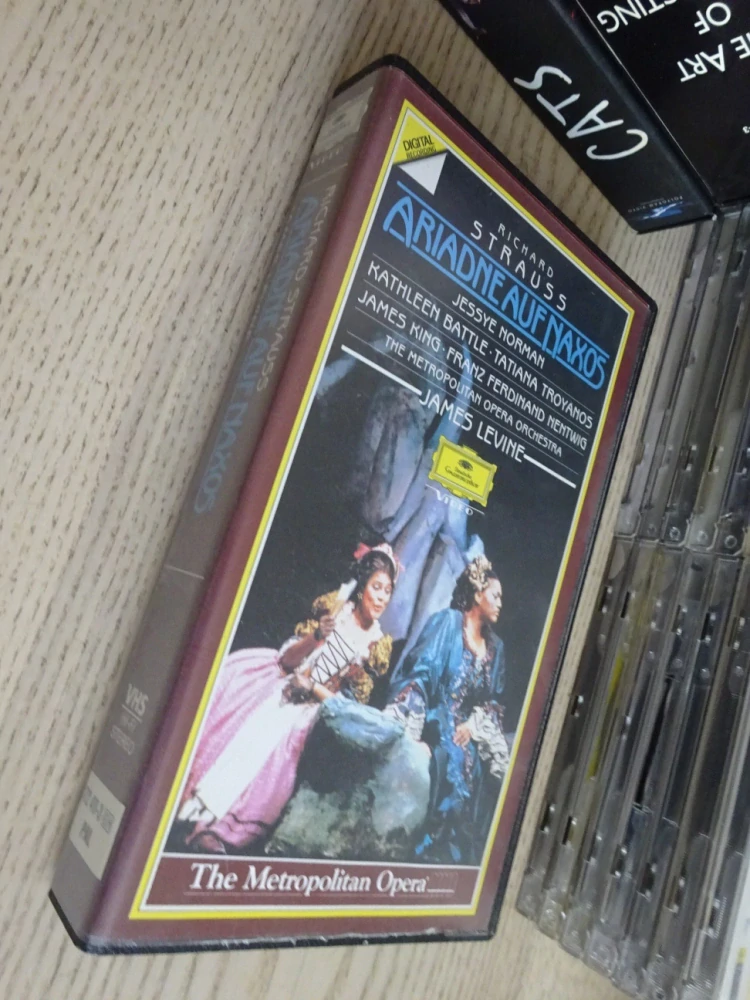 METROPOLITNÍ OPERA: ARIADNE AUF NAXOS, OPERA RICHARD STRAUSS, VHS HUDBA