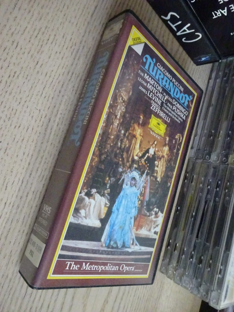 METROPOLITNÍ OPERA: TURANDOT, OPERA GIACOMO PUCCINI, VHS HUDBA