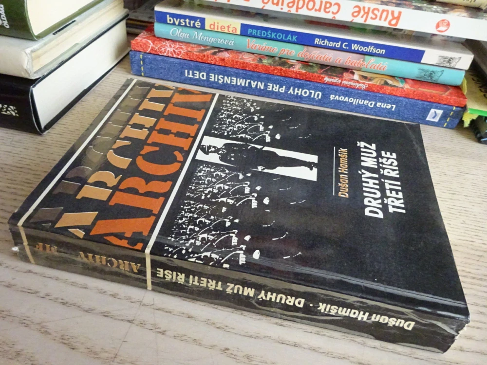 DRUHÝ MUŽ TŘETÍ ŘÍŠE, DUŠAN HAMŠÍK, **an