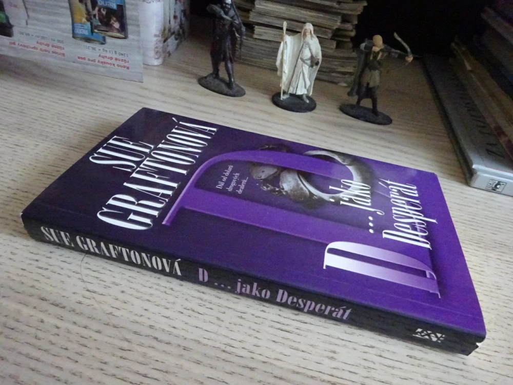 D... JAKO DESPERÁT, SUE GRAFTONOVÁ, **an