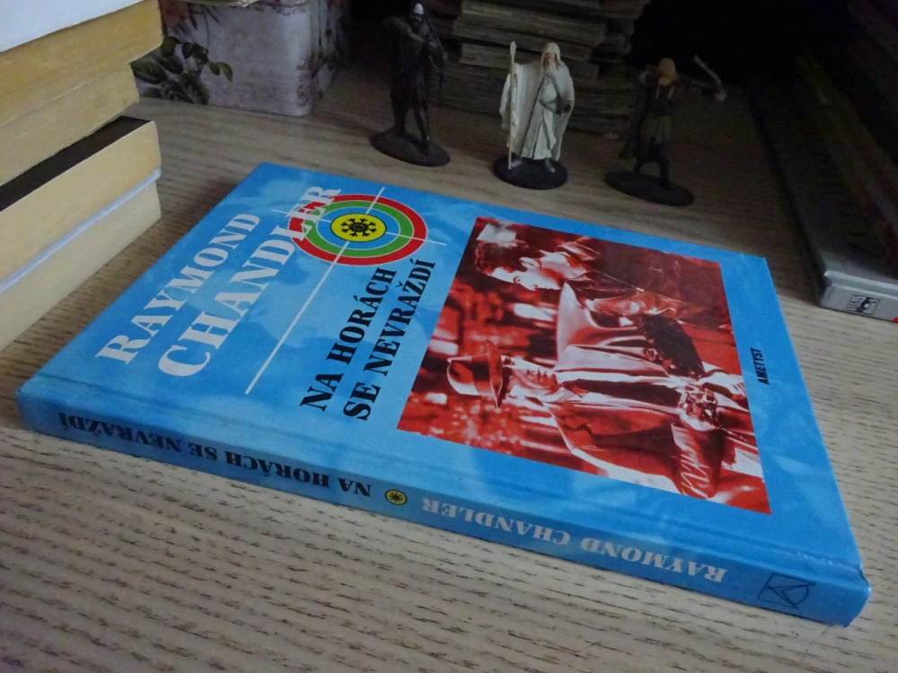 NA HORÁCH SE NEVRAŽDÍ, RAYMOND CHANDLER, **an