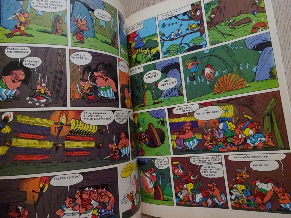 ASTERIX A ZLATÝ SRP, KOMIKS, UDERZO, **an