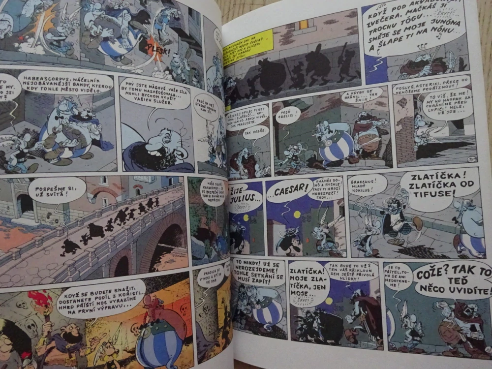ASTERIX A CAESARŮV VAVŘÍNOVÝ VĚNEC, KOMIKS, UDERZO, **an