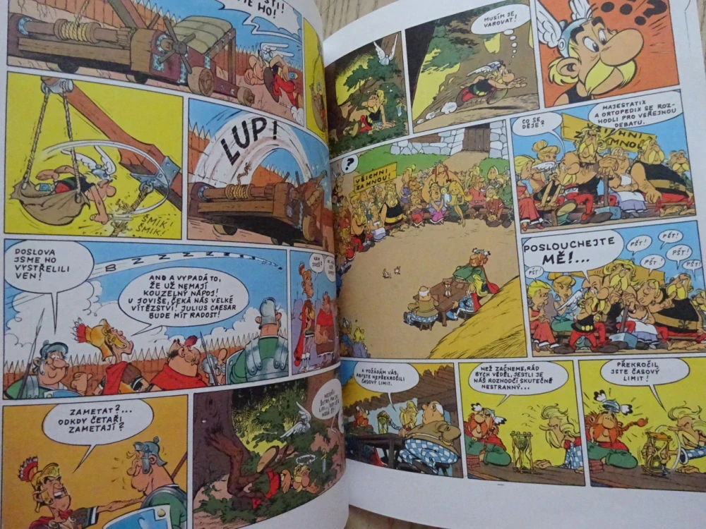 DÁREK OD CAESARA, ASTERIX, OBELIX, KOMIKS, UDERZO, **an