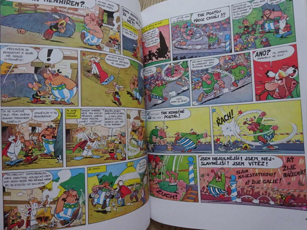 SOUBOJ NÁČELNÍKŮ, ASTERIX, KOMIKS, UDERZO, **an
