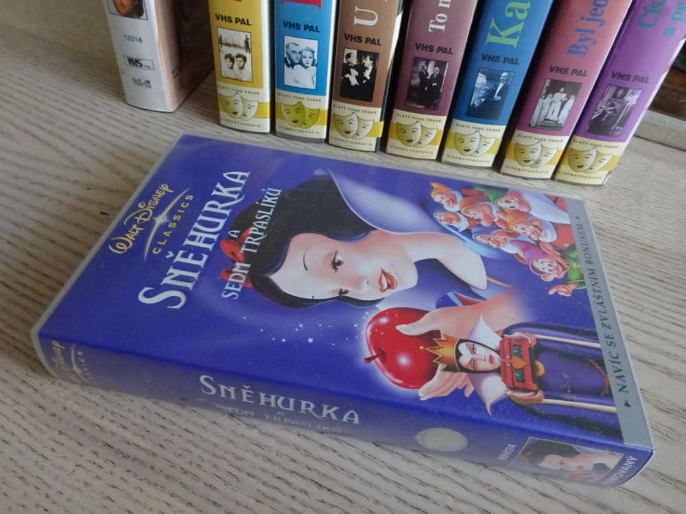 SNĚHURKA A SEDM TRPASLÍKŮ, VHS VIDEOKAZETA