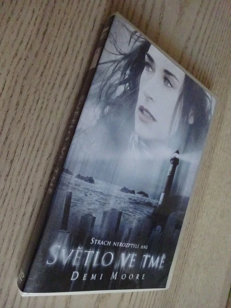 SVĚTLO VE TMĚ, DVD FILM