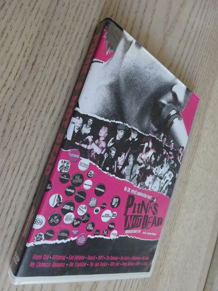 PUNK'S NOT DEAD, DVD HUDBA