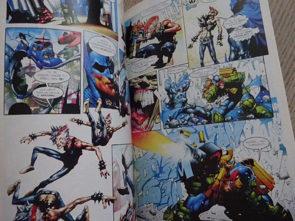 MODRÁ CREW, ZEMŘÍT SMÍCHY 2/2, BATMAN, SOUDCE DREDD, **an