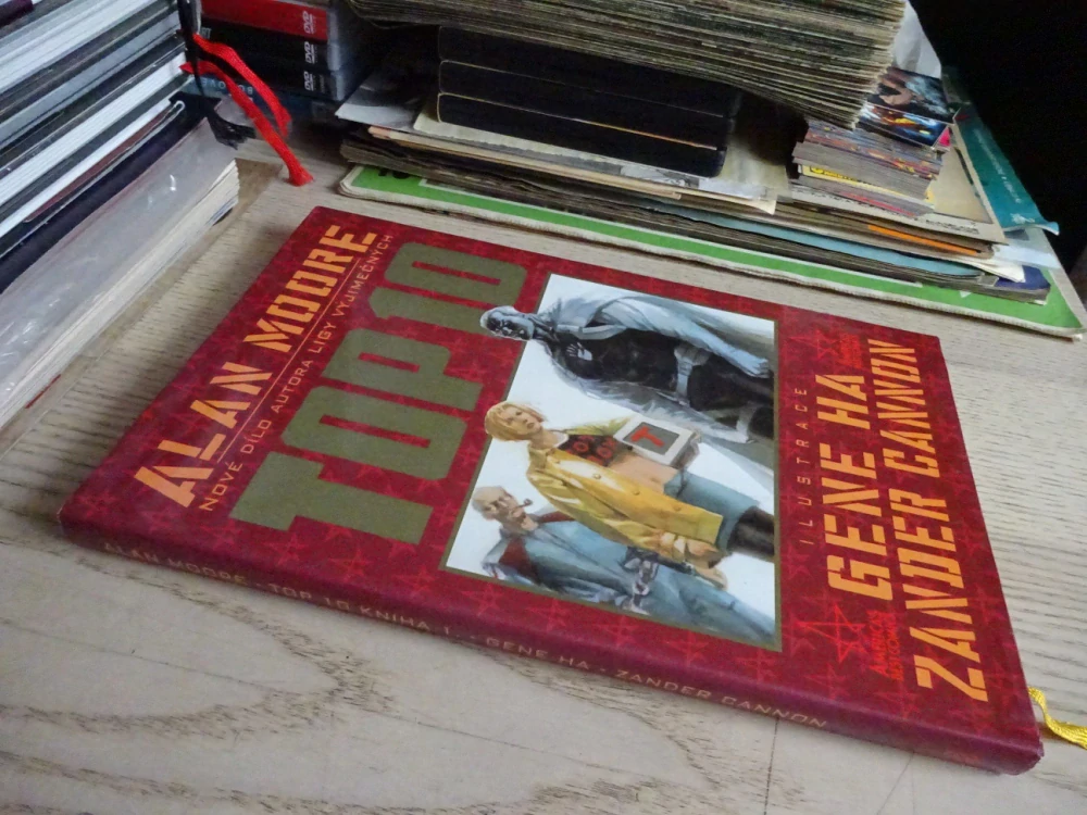 TOP 10 KNIHA 1, GENE HA, ZANDER CANNON, ALAN MOORE, **an