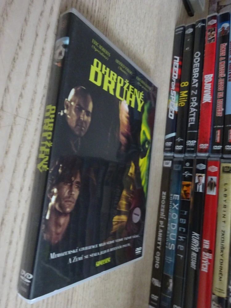OHROŽENÉ DRUHY, E. ROBERTS, A. VOSLOO, DVD FILM