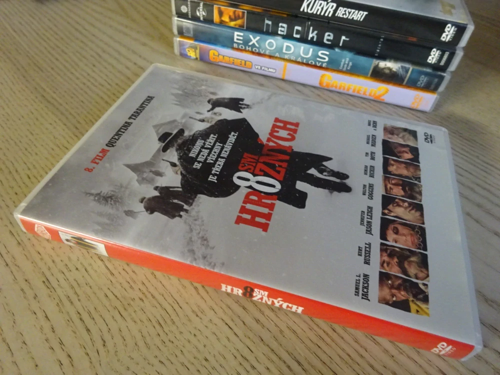 OSM HROZNÝCH, S, L. JACKSON, K. RUSSELL, DVD FILM