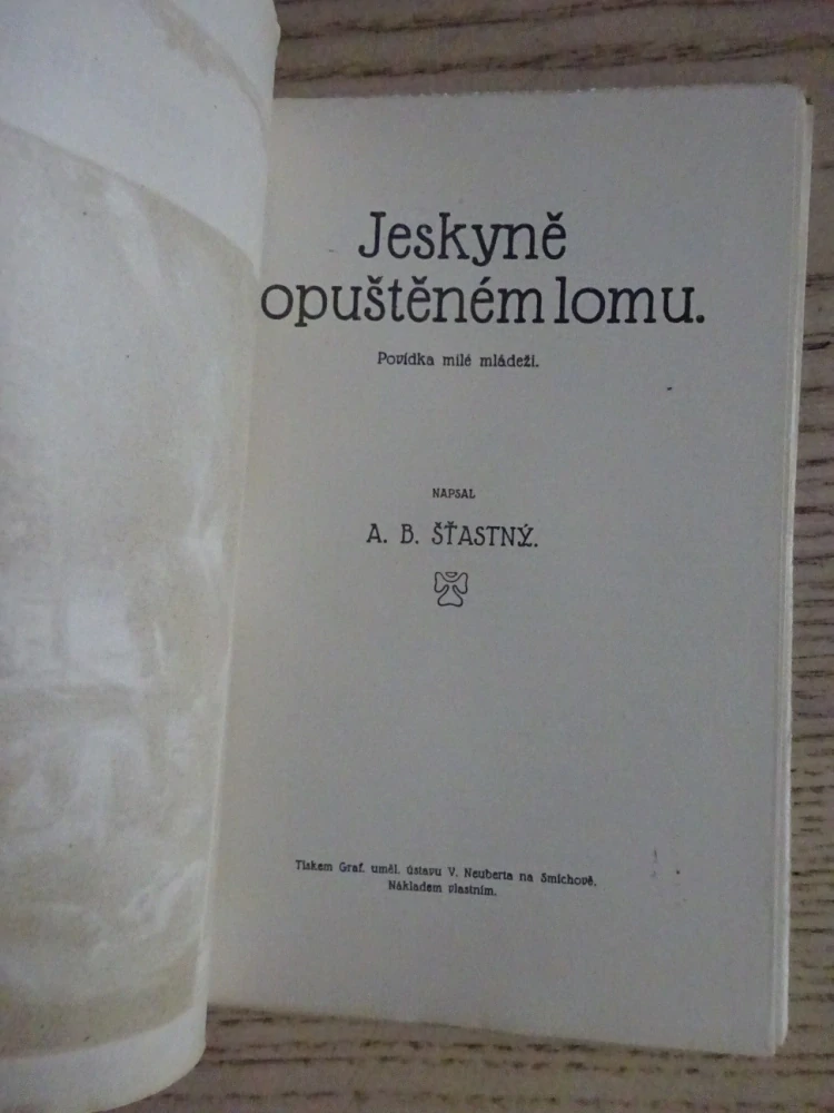 JESKYNĚ V OPUŠTĚNÉM LOMU