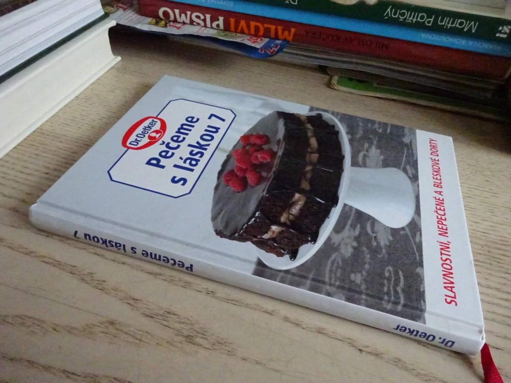 PEČEME S LÁSKOU 7, DR. OETKER, SLAVNOSTNÍ, NEPEČENÉ A BLESKOVÉ DORTY, **an