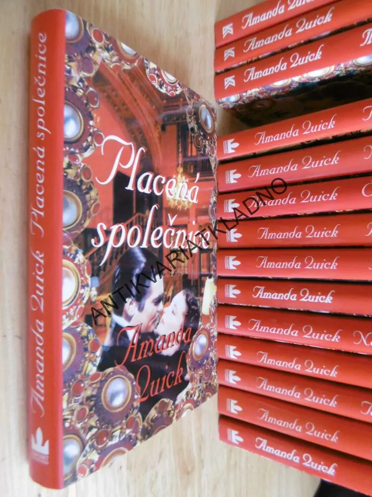 PLACENÁ SPOLEČNICE, AMANDA QUICK