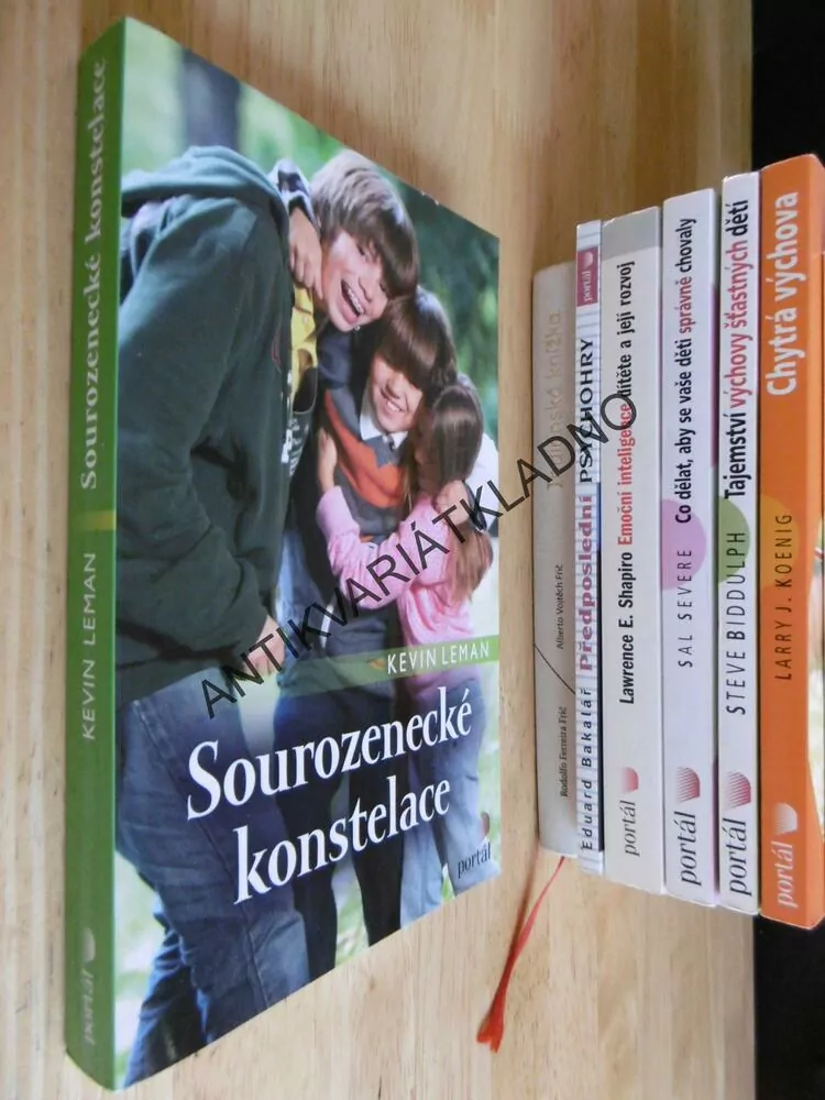 SOUROZENECKÉ KONSTELACE, KEVIN LEMAN