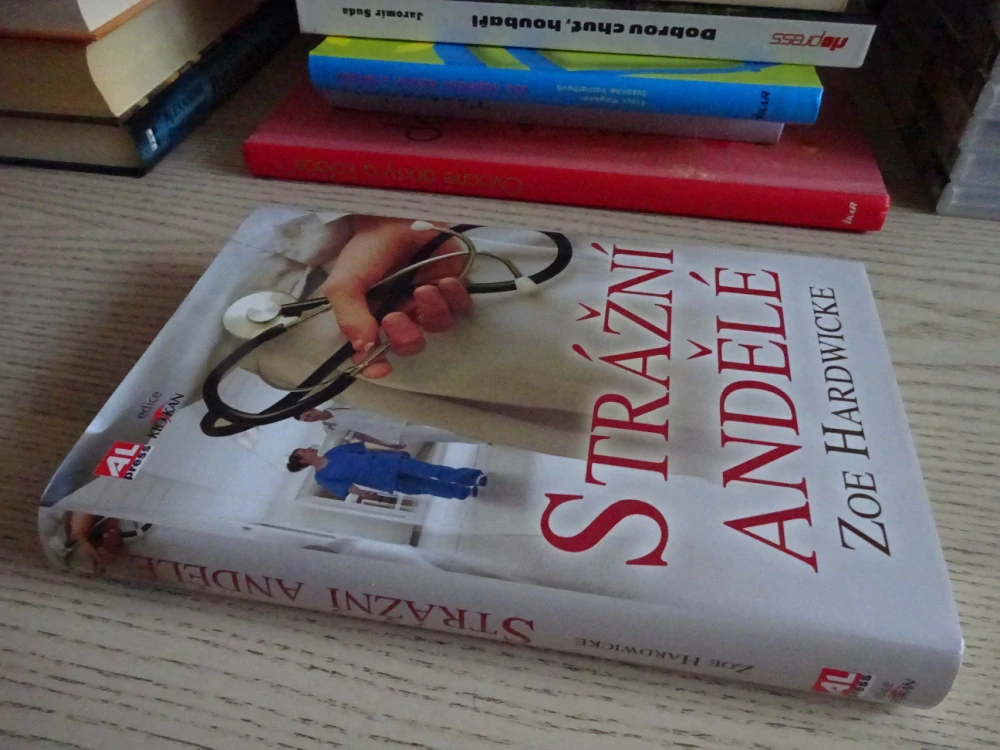 STRÁŽNÍ ANDĚLÉ, ZOE HARDWICKE, **an