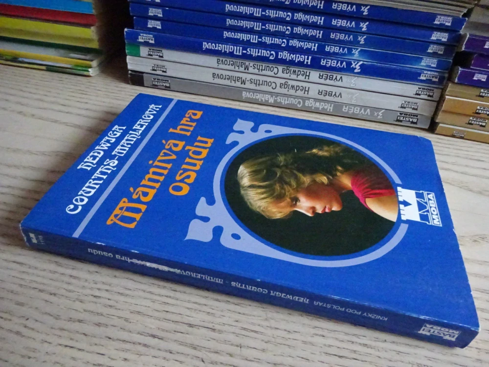 MÁMIVÁ HRA OSUDU, H. COURTHS-MAHLEROVÁ, **an
