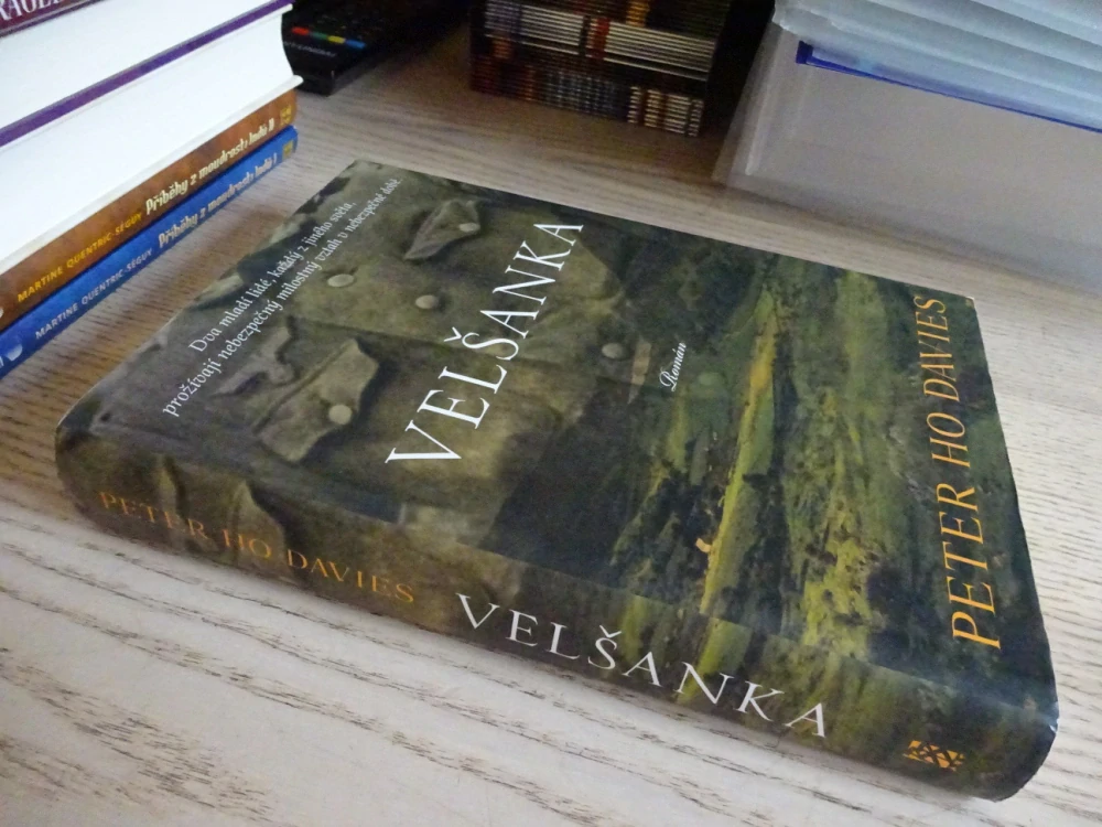 VELŠANKA, PETER HO DAVIES, **an