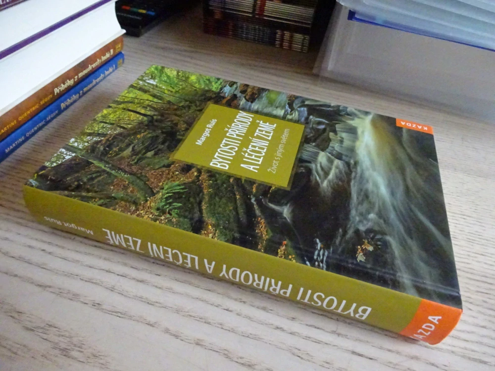 BYTOSTI PŘÍRODY A LÉČENÍ ZEMĚ, MARGOT RUIS, **an