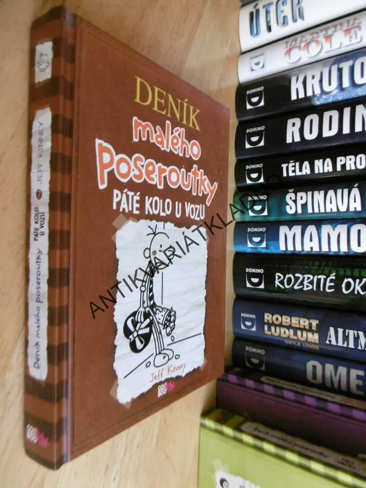 DENÍK MALÉHO POSEROUTKY,7., PÁTÉ KOLO U VOZU, JEFF KINNEY, **an