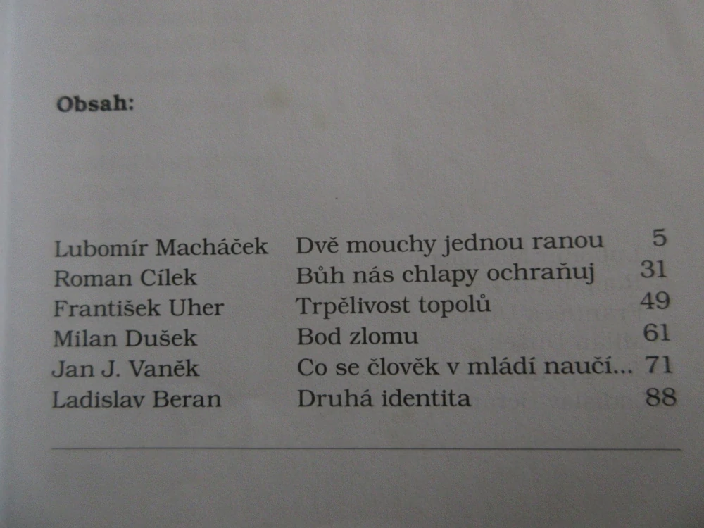 KRIMI JEDNÍM DECHEM: DVĚ MOUCHY JEDNOU RANOU A DALŠÍ KRIMI POVÍDKY, JAN J. VANĚK, LUBOMÍR MACHÁČEK, ROMAN CÍLEK, **an