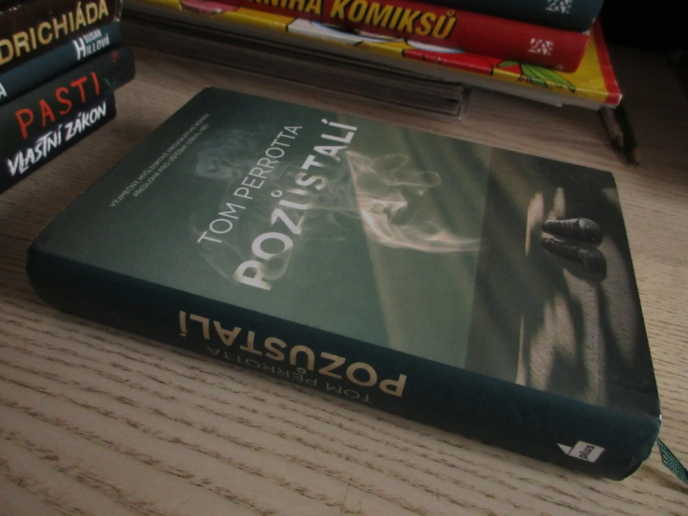 POZŮSTALÍ, TOM PERROTTA, **an