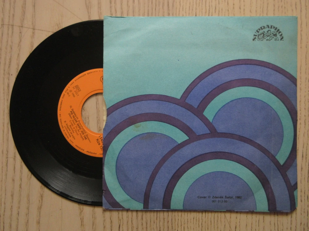 PO HLAVĚ SKOČ JEN TAK, VZLÉTÁ ZÁVOJ Z TVÁŘE, LINDA A PAVEL, K. VÁGNER SE SVÝM ORCHESTREM, MALÁ DESKA