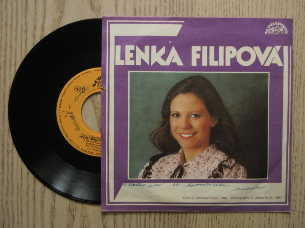 LENKA FILIPOVÁ, JEDNOU ANO, JEDNOU NE, PRÝ SE TOMU ŘÍKÁ LÁSKA, MALÁ DESKA