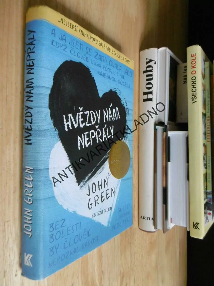 HVĚZDY NÁM NEPŘÁLY, JOHN GREEN, BESTSELLER, **an