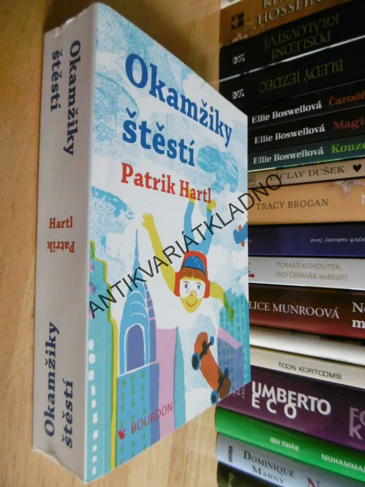 OKAMŽIKY ŠTĚSTÍ, PATRIK HARTL, **an