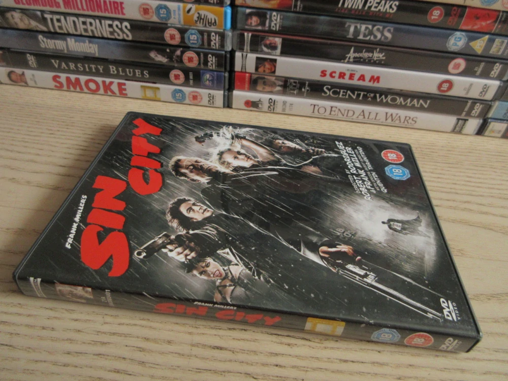 SIN CITY: MĚSTO HŘÍCHU, GB OBAL, ČESKÁ VERZE, DVD FILM